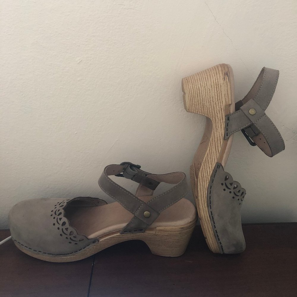 Dansko Marta Taupe Milled Nubuck Size 36